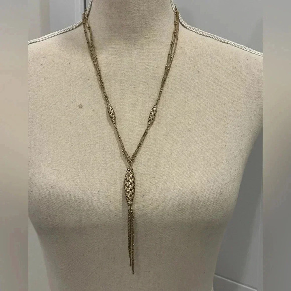 Pretty necklace - Picture 3 of 8